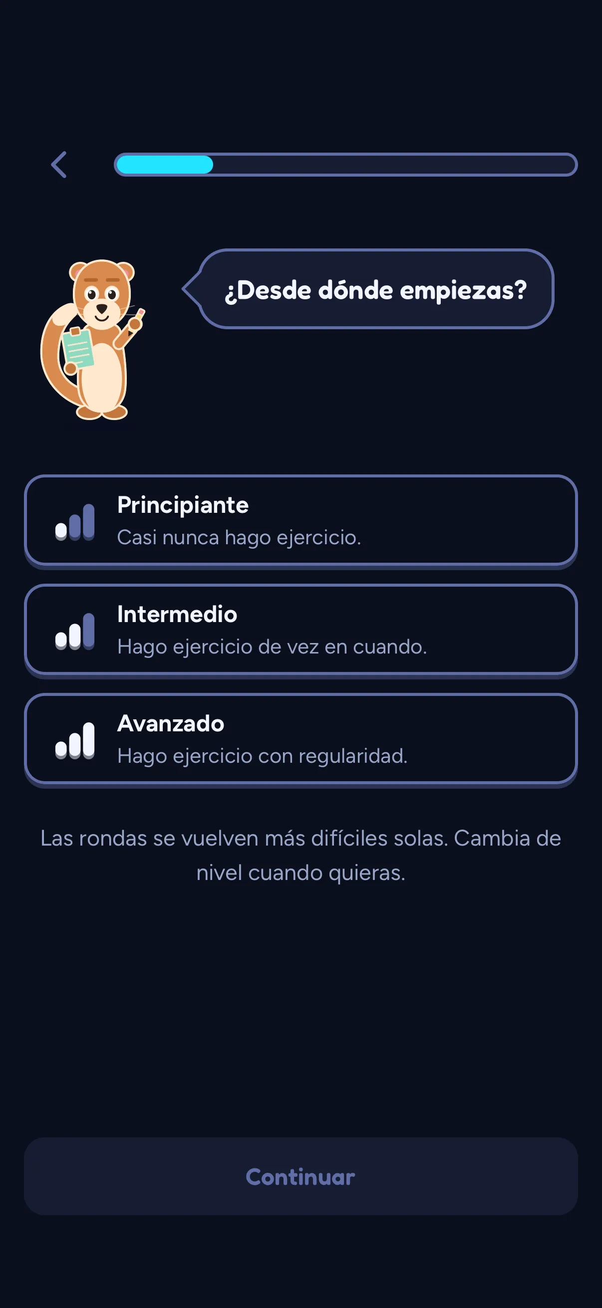 Configuración de SWADE: Sway pregunta «¿Desde dónde empiezas?» sobre tres opciones, ninguna elegida: Principiante, «Casi nunca hago ejercicio.»; Intermedio, «Hago ejercicio de vez en cuando.»; Avanzado, «Hago ejercicio con regularidad.» Debajo de las opciones: «Las rondas se vuelven más difíciles solas. Cambia de nivel cuando quieras.» Abajo, un botón «Continuar».