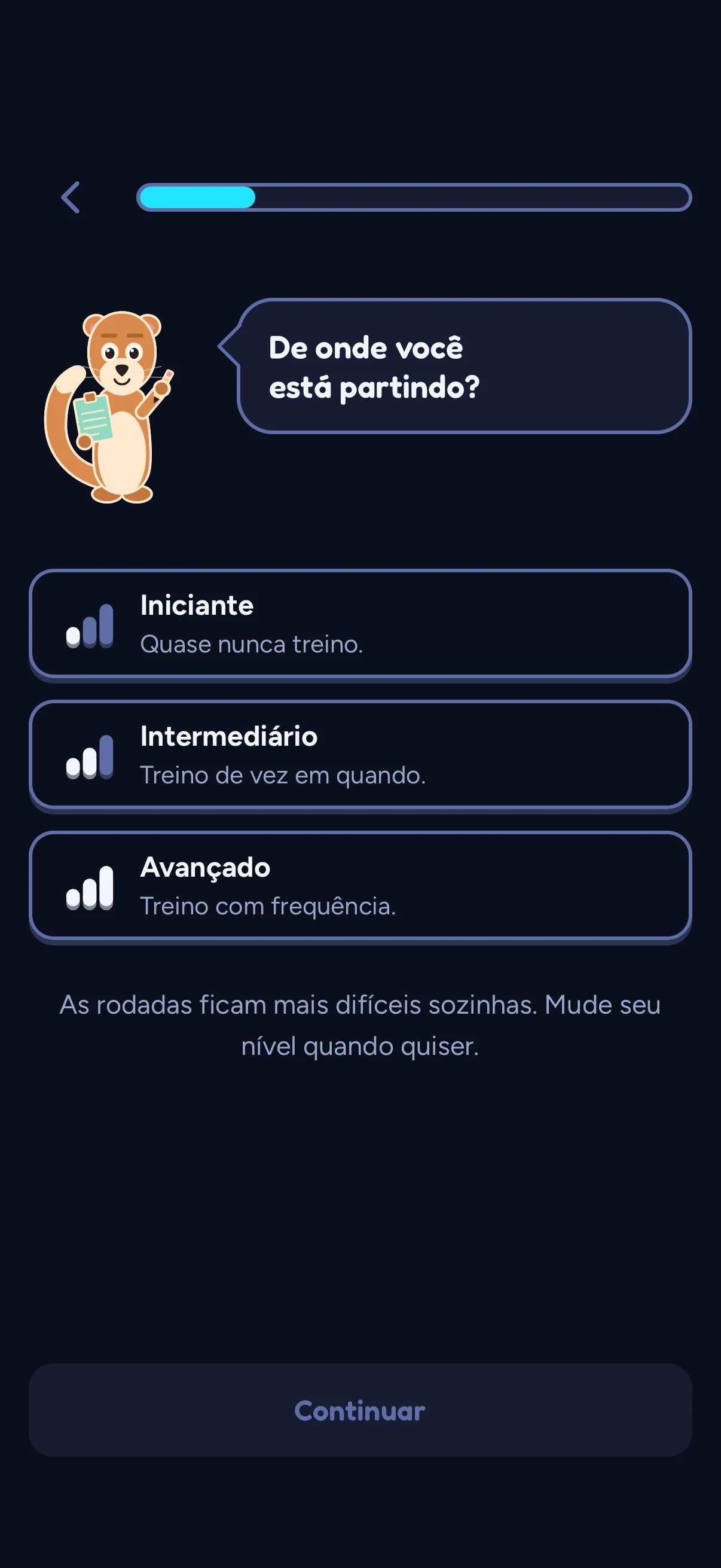 Configuração do SWADE: a Sway pergunta “De onde você está partindo?” acima de três opções, nenhuma escolhida: Iniciante, “Quase nunca treino.”; Intermediário, “Treino de vez em quando.”; Avançado, “Treino com frequência.” Abaixo das opções: “As rodadas ficam mais difíceis sozinhas. Mude seu nível quando quiser.” Embaixo, o botão “Continuar”.